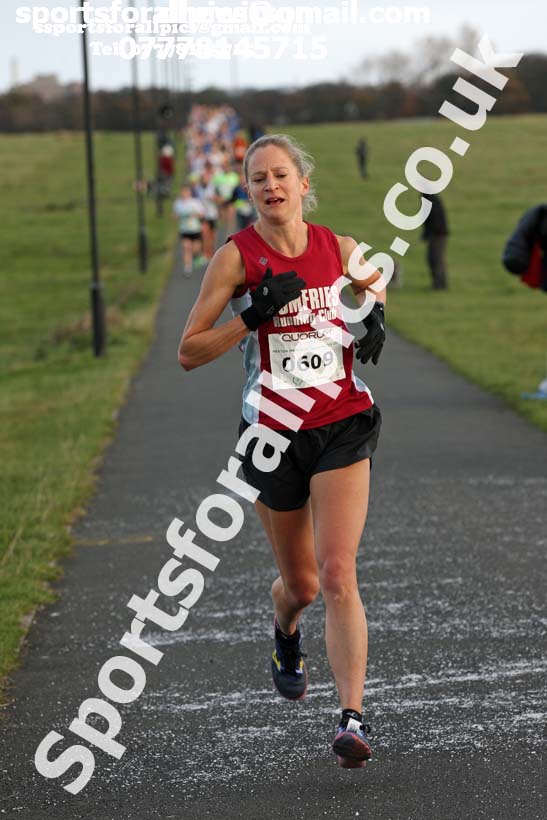 Senior mens and womens Heaton Harriers Memorial 10k Road Race, Newcastle. Photo:  David T. Hewitson/Sports for All Pics